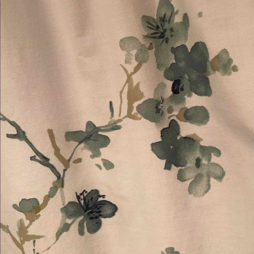 TAHARI WHITE SHOWER CURTAIN W FLORAL DESIGN • TEAL/TAN